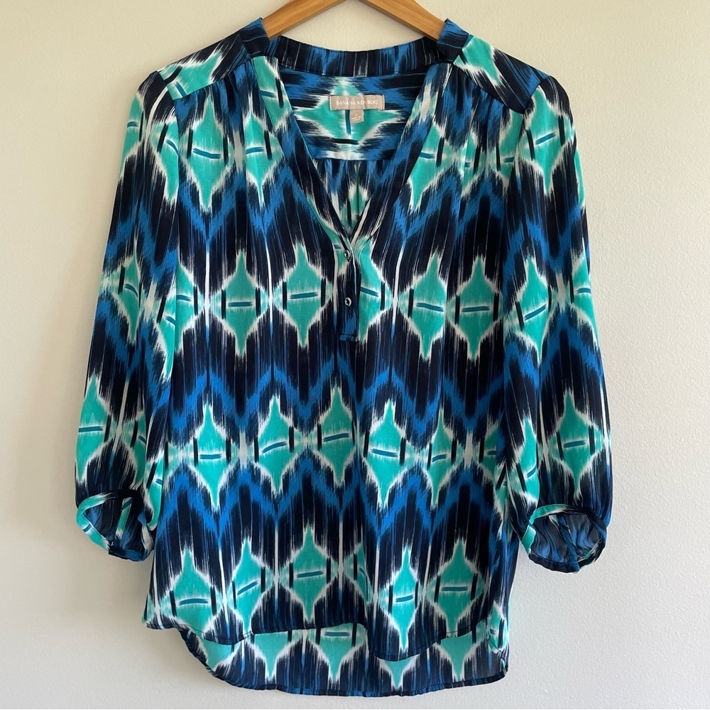 Banana Republic Blue Ikat Print Riviera Blouse Size Small